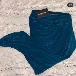 PRETTY LITTLE THING Knot/Slit Skirt